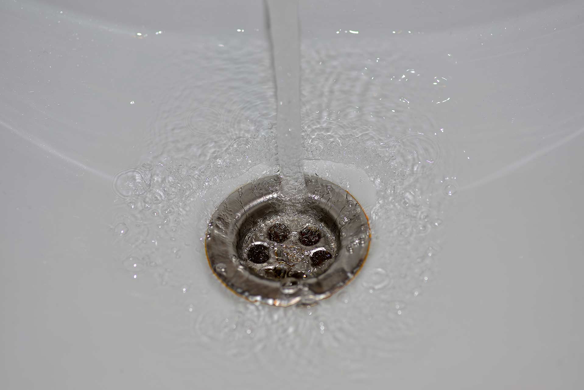 A2B Drains provides services to unblock blocked sinks and drains for properties in Norwich.